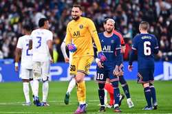 Mắc sai lầm khiến PSG bị loại, Donnarumma suýt đánh nhau với Neymar