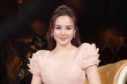 Tạm đình chỉ giải quyết đơn ca sĩ Vy Oanh tố cáo bà Phương Hằng