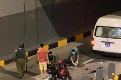 Người đàn ông đi xe máy văng xuống 'giếng trời' hầm chui tử vong