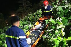 Cứu thiếu niên rớt xuống vực sâu 15 mét tại bán đảo Sơn Trà, Đà Nẵng