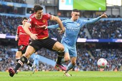 Manchester United hụt hơi trong cuộc đua tốp 4