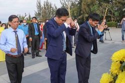 Khánh Hòa tổ chức dâng hương tại Khu tưởng niệm chiến sĩ Gạc Ma