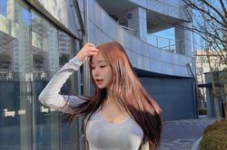 Các cô gái xứ Hàn chuộng style mặc 'tôn 1 điểm trên cơ thể'