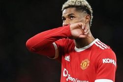 Arsenal và Barcelona muốn mua tiền đạo của Man United?