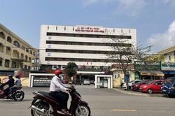 Hà Tĩnh: Bệnh nhân rơi từ tầng 6 bệnh viện xuống đất tử vong