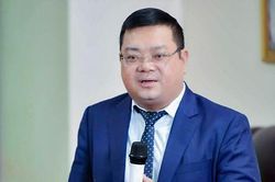 Con bị dụ xem hình nóng, mẹ đập điện thoại rồi ầm ĩ trên Facebook