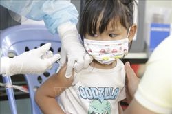 Campuchia công bố thời gian chờ giữa 2 mũi tiêm vaccine ngừa COVID-19 cho trẻ