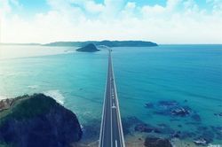 Cây cầu vượt biển thẳng tắp hướng tới chân trời đẹp nhất Nhật Bản