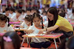Các địa phương cần có cơ chế điều tiết giáo viên dạy liên trường