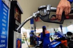 Cái lợi của giảm thuế bảo vệ môi trường 2000 đồng/1 lít xăng