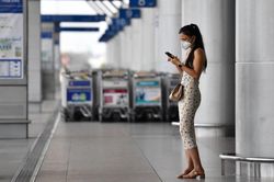 Phụ nữ trẻ muốn độc lập tài chính, sợ dựa dẫm