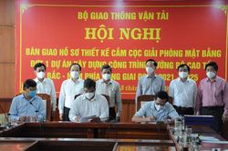 Bàn giao cọc giải phóng mặt bằng tuyến cao tốc Cần Thơ - Cà Mau