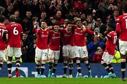Tổng hợp Ngoại hạng Anh vòng 29: Man City tự bắn vào chân mình, Man United đua với Arsenal