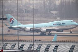 Hãng hàng không Korean Air tạm dừng các đường bay đến Nga