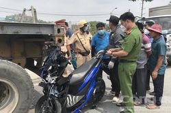 Bình Dương: Xe máy găm chặt đuôi container, 1 thanh niên tử nạn