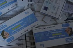 Thu giữ lô kit test COVID-19 và thuốc tân dược trị giá trên 10 tỷ đồng