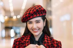 Style đỉnh cao của Huyền Lizzie trong 'Thương Ngày Nắng Về' là để che khuyết điểm này