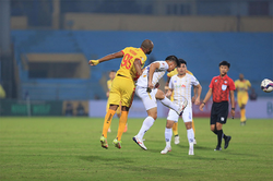 Quang Hải tỏa sáng, Hà Nội FC thắng trận đầu tiên