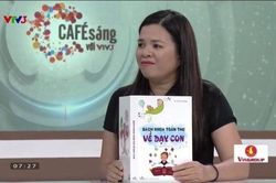 Chuyên gia giáo dục: Kiểm tra điện thoại của con có thể gây tổn thương vô cùng lớn