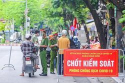 Nhiều hoạt động được nới lỏng, vì sao COVID-19 chưa thể coi là bệnh lưu hành?