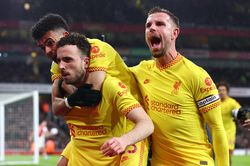 Liverpool thu hẹp khoảng cách với Man City còn 1 điểm