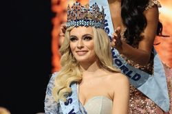 'Búp bê Barbie' Ba Lan đăng quang Miss World 2021