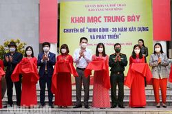 Khai mạc trưng bày chuyên đề 'Ninh Bình - 30 năm xây dựng và phát triển'