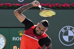 Kyrgios đập vợt 2 lần trong trận thua Nadal