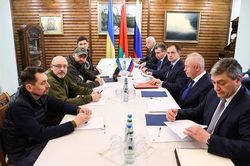 Quan chức Ukraine: Kiev và Moskva có thể sắp đạt được thỏa thuận hòa bình