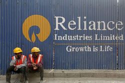 Ấn Độ: Reliance tránh mua nhiên liệu của Nga sau các lệnh trừng phạt