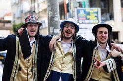 Người dân Israel ăn mừng lễ hội Purim