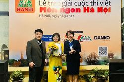 Trao giải cuộc thi viết ''Món ngon Hà Nội''