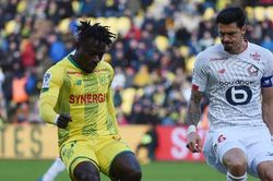 Soi kèo nhà cái Nantes vs Lille. Nhận định, dự đoán bóng đá Ligue 1 (03h00, 20/3)