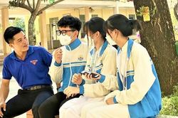 'Người lái đò' gieo yêu thương