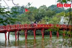 Phố cổ và nhiều di tích Hà Nội chưa đông trong tuần đầu mở cửa du lịch