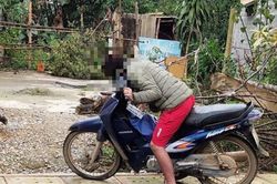 Quảng Bình: Phát hiện nam thanh niên gục chết trên xe máy