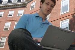 Mark Zuckerberg tiết lộ bí quyết khởi nghiệp thành công lúc bỏ học Harvard
