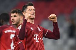 Lewandowski, Neuer đi vào lịch sử Bundesliga