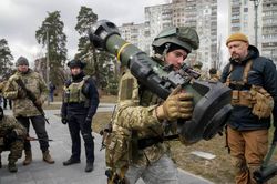 Thêm tên lửa Javelin và Stinger của Mỹ sắp tới Ukraine