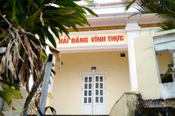 'Mắt thần' 60 năm soi sáng biển ở nơi địa đầu Tổ quốc