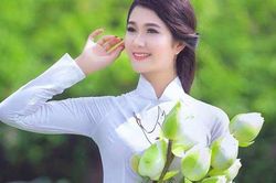 Mẹ dạy con gái phong cách đoan trang, tinh thần quý tộc để là phụ nữ Hà thành duyên dáng, thanh lịch