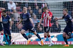 Southampton 1-4 Man City: Bước ngoặt 11m, Man xanh thẳng tiến