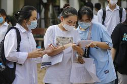 Tuyển sinh đại học 2022: Hoang mang giữa 'ma trận thông tin'