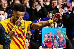 Người hùng Aubameyang: Ông bố tâm lý và đam mê xe lập dị