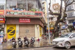 Đất sốt hầm hập khắp nơi, đại gia phố cổ ôm 'đất vàng' chôn tiền tỷ