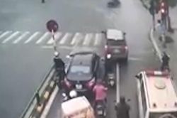 Vượt đèn đỏ nhường đường cho xe cứu thương, tài xế có bị xử phạt?