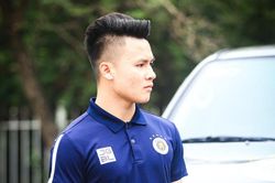 Cuộc làm giá ồn ào của Quang Hải với Hà Nội FC: Bầu Hiển trả nhiều tiền sẽ 'quay xe'?