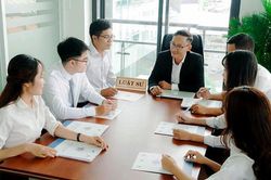 4 Kinh nghiệm tìm kiếm Luật sư tư vấn uy tín tại Việt NamTin khácThể lệ tổ chức Cuộc thi trắc nghiệm 'Tìm hiểu về tư tưởng, đạo đức, phong cách Hồ Chí Minh' năm 2022Tổng đài viên đặc biệt: Chỗ dựa vững chắc cho F0 điều trị tại nhà