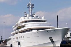 Nga bị thu giữ 78 máy bay, 2 siêu du thuyền của tỉ phú Abramovich thoát hiểm