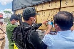 An Giang: Phát hiện xe tải vận chuyển hàng hóa nhập lậu